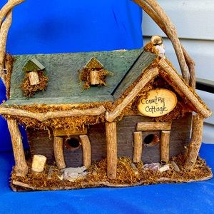 Country Cottage Birdhouse
